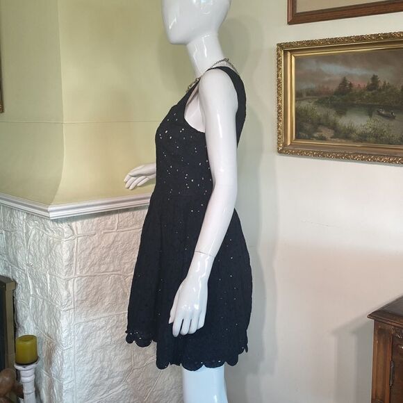 Karl Lagerfeld Navy Blue Cotton Eyelet Sleeveless V-Neck Summer Mini Dress - Picture 4 of 16